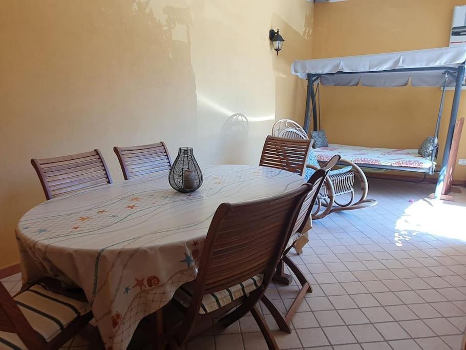 Villasimius P.Terra - Centro Paese Buitenkant foto